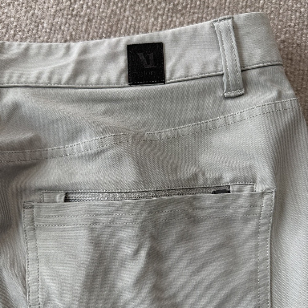 Vuori Men's Cascade Tech Chino Pants Fog Gray Size 33 - Picture 9 of 10